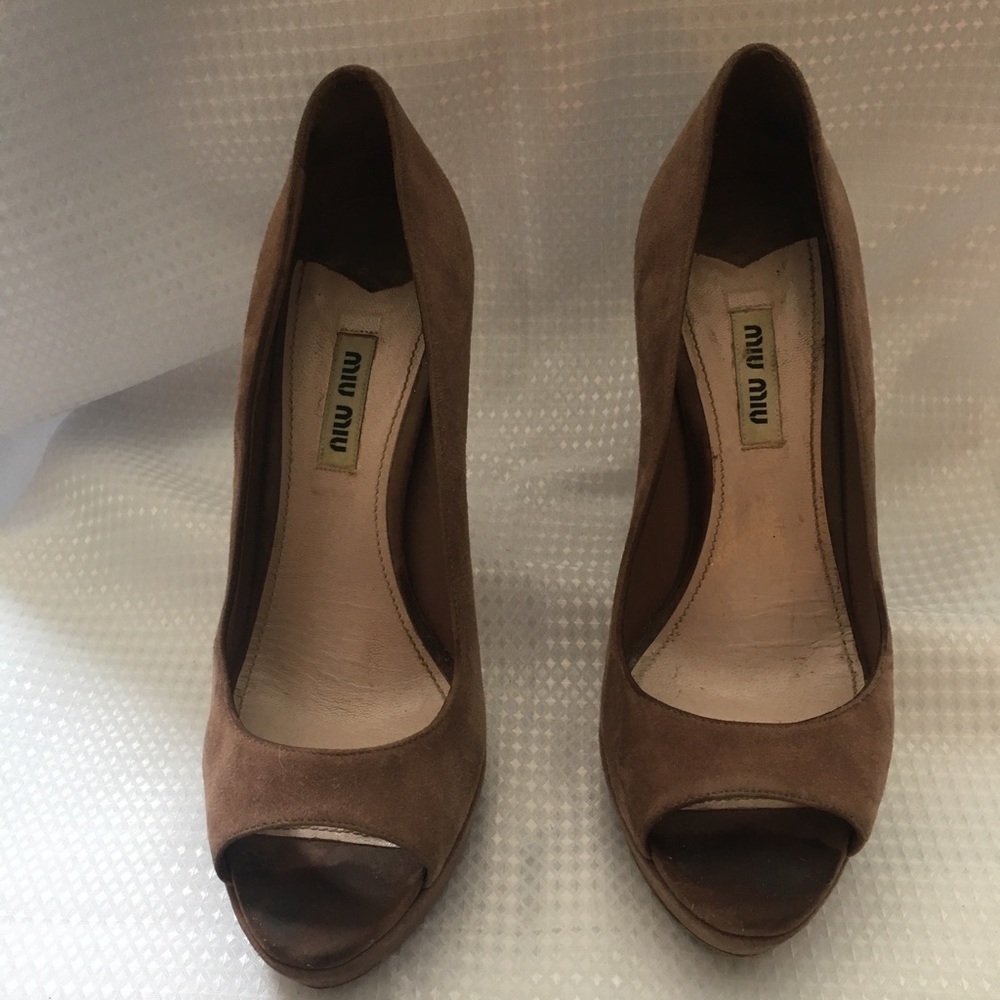 Miu Miu open toe muave pumps
